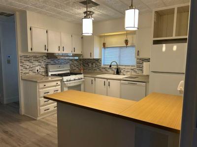 Photo 5 of 25 of home located at 10701 N. 99th Ave. Lot 176 Peoria, AZ 85345