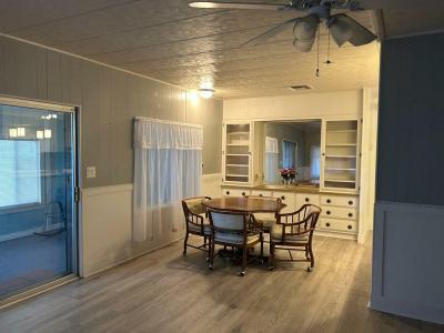 Photo 7 of 25 of home located at 10701 N. 99th Ave. Lot 176 Peoria, AZ 85345