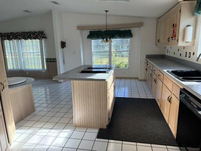 Photo 4 of 15 of home located at 123 E Hampton Dr Auburndale, FL 33823