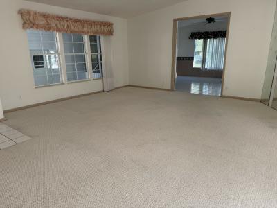 Photo 5 of 15 of home located at 123 E Hampton Dr Auburndale, FL 33823