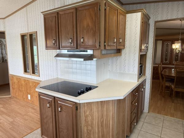 1987 Palm PHO64079A/B Mobile Home