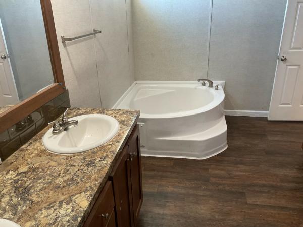 2018 Champion in2856a Mobile Home