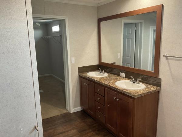 2018 Champion in2856a Mobile Home