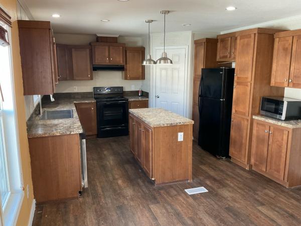 2018 Champion in2856a Mobile Home