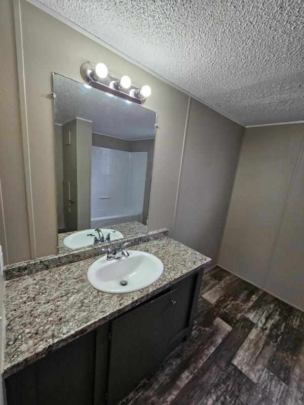 2002 Liberty Waverlee Mobile Home