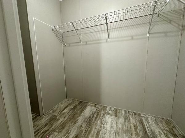 2019 Champion RA2856205 Mobile Home