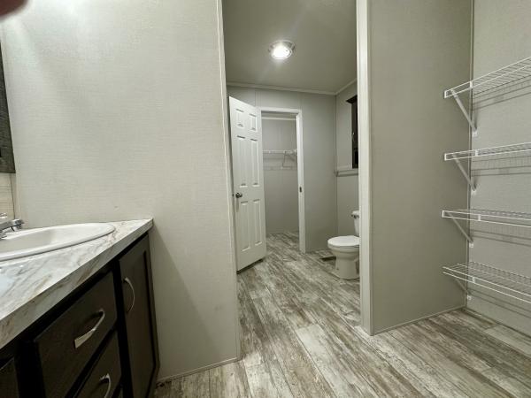 2019 Champion RA2856205 Mobile Home