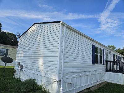 Photo 3 of 22 of home located at 71 Lynnwood Circle #141 Clarksville, TN 37040