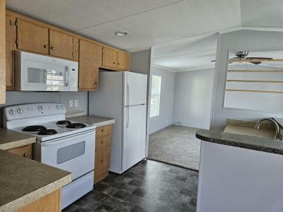 Photo 4 of 22 of home located at 71 Lynnwood Circle #141 Clarksville, TN 37040