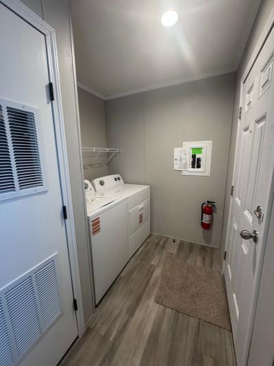 Mobile Home at 16693 Durham Macomb, MI 48044