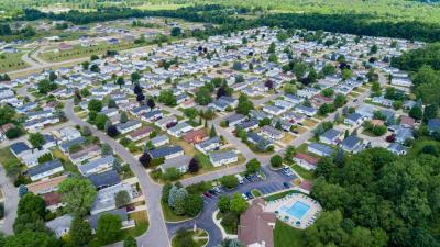 Photo 2 of 14 of home located at 3683 Bentwood Circle West White Lake, MI 48383