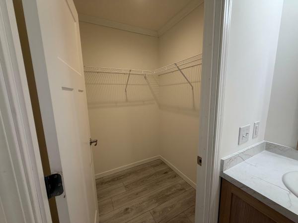 2025 Skyline 41  Home