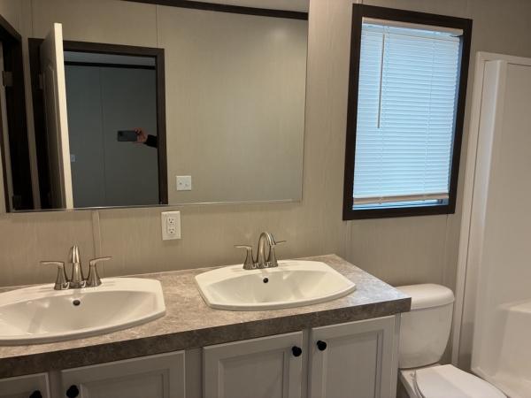 2023 35MYO16562AH23  Home