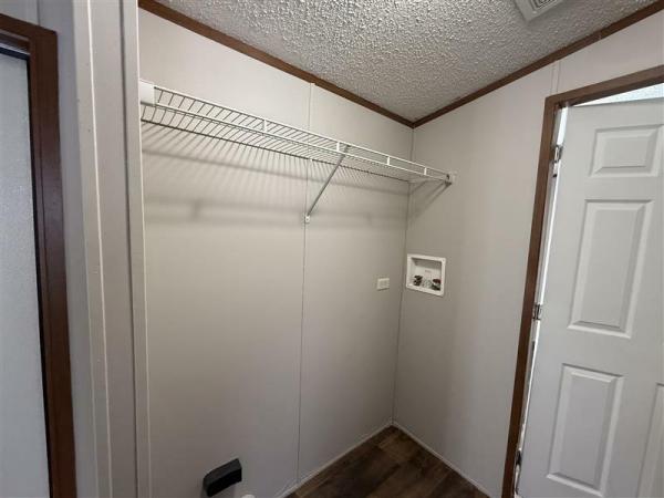 2017 LH167232B  Home