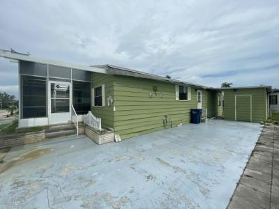 Photo 5 of 6 of home located at 1004 47th Ave Dr E Bradenton, FL 34203