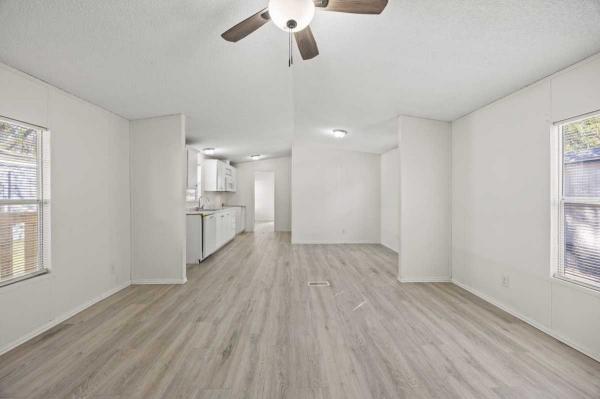 2005 AMERICAN HOMESTAR OF LANCASTER, L.P. Mobile Home For Sale