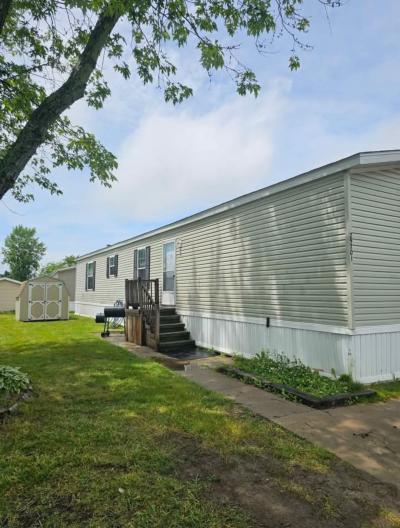 Photo 2 of 22 of home located at 29701 Carousel St Novi, MI 48377