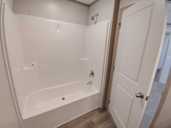 2025 Clayton Adrenaline 6016-4200 Manufactured Home