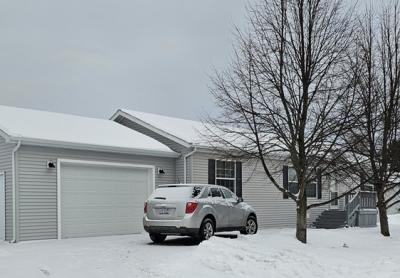 Photo 3 of 18 of home located at 227 Pine Lakes Drive 52 Lapeer, MI 48446