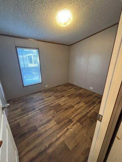 Photo 4 of 5 of home located at 1001 E Macarthur Rd, Lot 311 Wichita, KS 67216