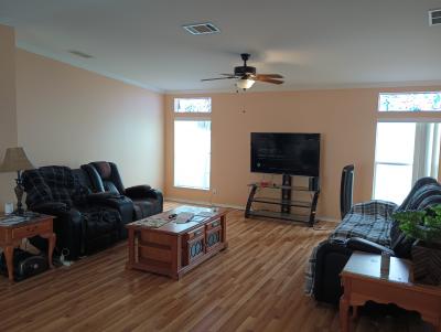 Photo 6 of 6 of home located at 4033 Russian Olive Ln Zephyrhills, FL 33541