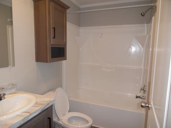 2022 Champion RA1670216 Mobile Home