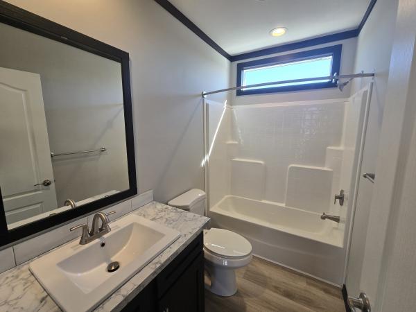 2022 Clayton 32DEV28563A (SG) Mobile Home