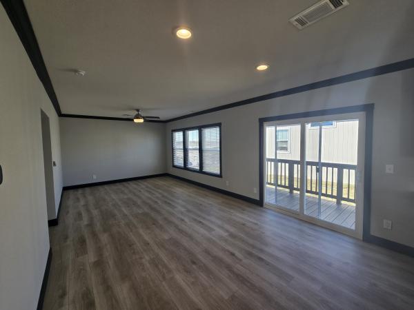 2022 Clayton 32DEV28563A (SG) Mobile Home