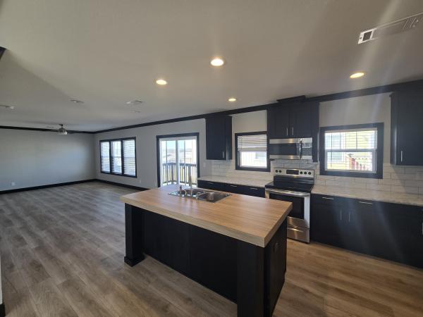 2022 Clayton 32DEV28563A (SG) Mobile Home