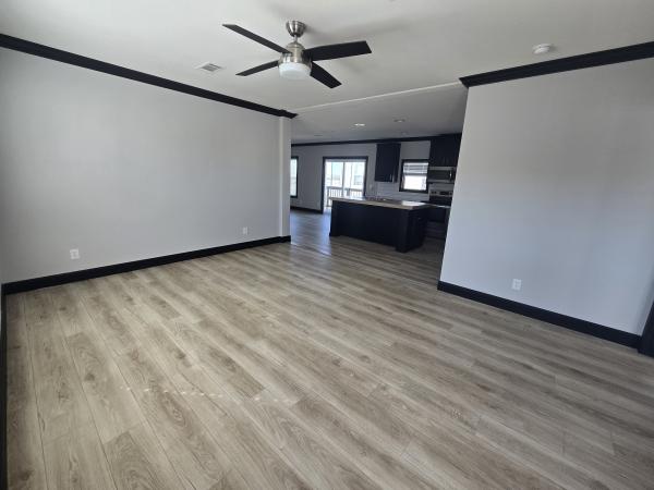 2022 Clayton 32DEV28563A (SG) Mobile Home