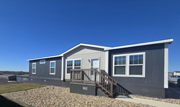 2022 Clayton 32DEV28563A (SG) Mobile Home