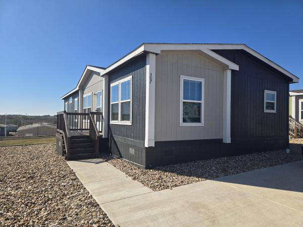 2022 Clayton Mobile Home For Rent