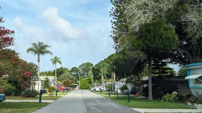 Photo 2 of 6 of home located at 30 Sophie Avenue Dunedin, FL 34698