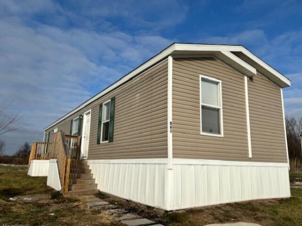 Photo 1 of 2 of home located at 2220 Dunkelburg Rd Lot#861 Fort Wayne, IN 46819