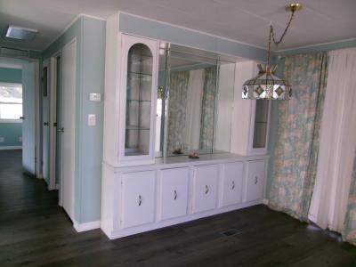 Photo 4 of 12 of home located at 7100 Ulmerton Rd Lot 821 Largo, FL 33771