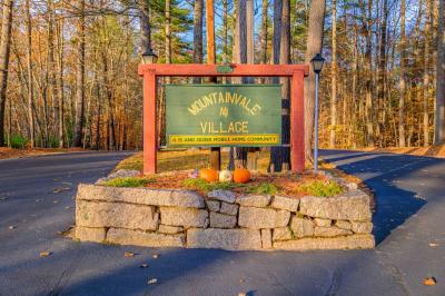 Photo 2 of 7 of home located at 169 Mountainvale Drive Conway, NH 03813