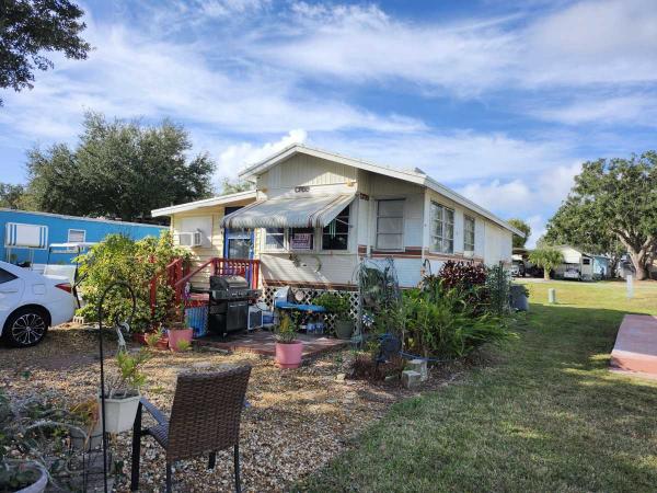 Photo 1 of 2 of home located at 10719 Dennis Creek Riverview, FL 33578