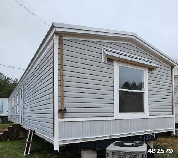 Photo 1 of 2 of home located at Columbus Mobile Home Broker I Po Box 9647 Columbus, MS 39705