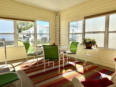 Photo 4 of 11 of home located at 805 Petunia Wy Auburndale, FL 33823