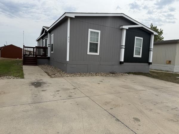 2014 CMH Manufacturing 32SUN28564AH14 Mobile Home