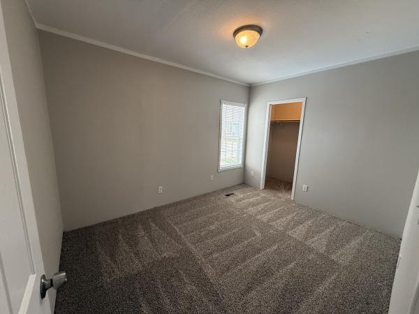 2014 CMH Manufacturing 32SUN28564AH14 Mobile Home