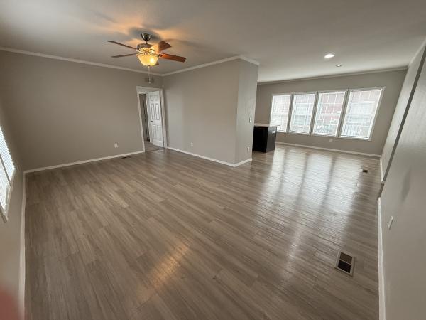 2014 CMH Manufacturing 32SUN28564AH14 Mobile Home