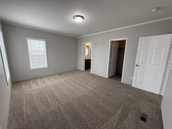 2014 CMH Manufacturing 32SUN28564AH14 Mobile Home