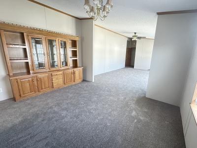 Photo 3 of 14 of home located at 38 Petunia Cir. Matteson, IL 60443