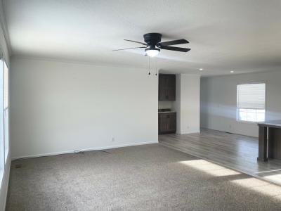 Photo 4 of 20 of home located at 6137 Heathwood West White Lake, MI 48383