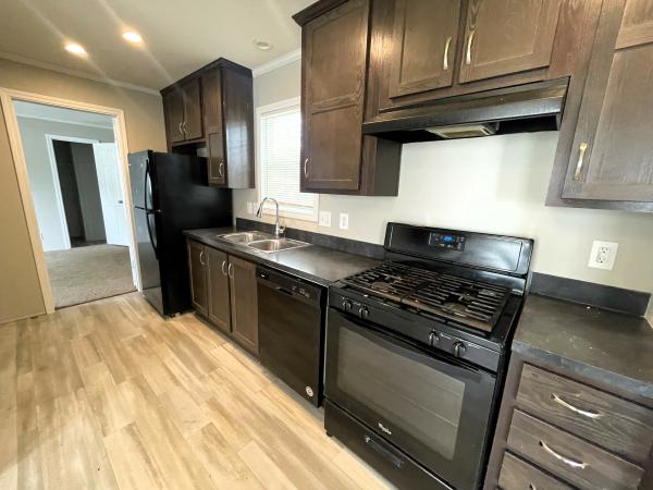 2020 Champion RA1670216 Mobile Home