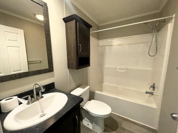 2020 Champion RA1670216 Mobile Home