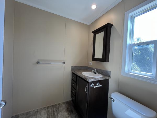 2019 Champion RA1672206 Mobile Home