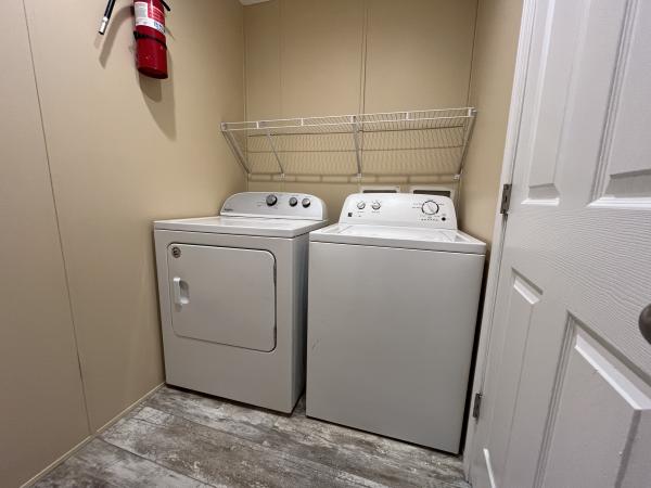 2019 Champion RA1672206 Mobile Home