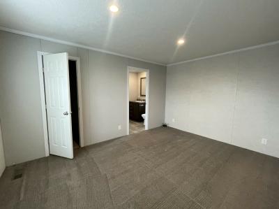 Photo 4 of 10 of home located at 4858 Duncan Ct Sterling Heights, MI 48310